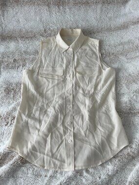 Equipment Slim Signature Sleeveless Silk Shirt in cream size Small